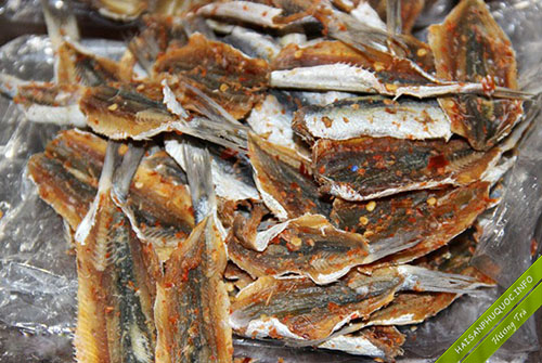 Khô cá trích tẩm tiêu đường Phú Quốc